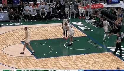 8868-普里查德三分投进，绿军领先雄鹿到30分杀死比赛悬念