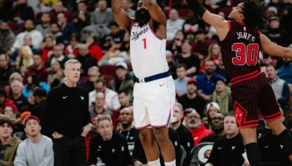 体育博彩-快船大爆冷！哈登24+6毫无借口，新援爆发尽力，公牛7人得分上双