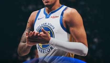 8868体育官网-场下双手举天狂欢！库里已5连胜华子 迎里程碑亲承计划出战背靠背